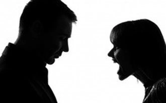 Ghen tuông điên cuồng, nhập viện mới biết bị rối loạn hoang tưởng