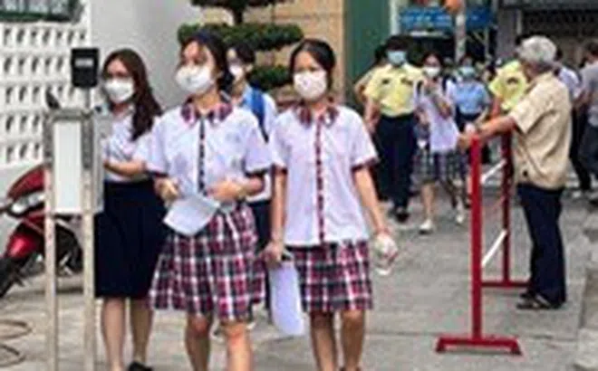 Con dậy ôn thi lúc 3h sáng, cả nhà náo loạn, làm sao giữ sức khỏe cho con?