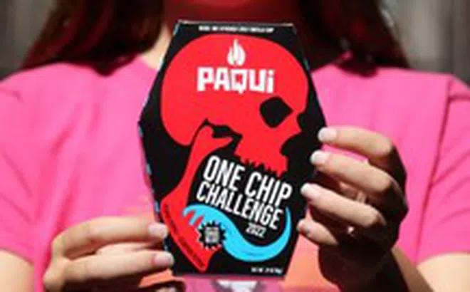 Cậu bé qua đời sau khi tham gia thử thách ăn snack siêu cay