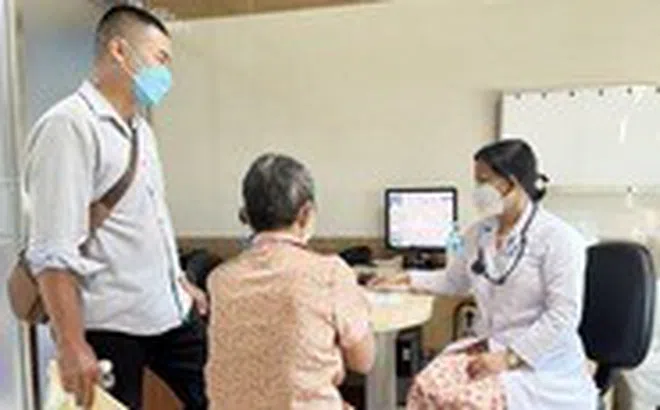 Đốt than sưởi cho con gái mới sinh, mẹ bị tổn thương não lan tỏa