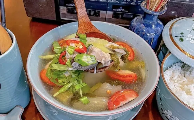 Bí quyết khử mùi tanh khi nấu canh cá