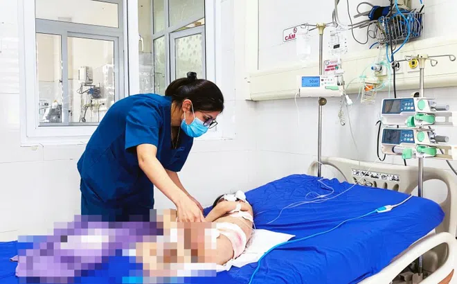 Bé 5 tuổi phải nhập viện sau 6 ngày mắc thủy đậu