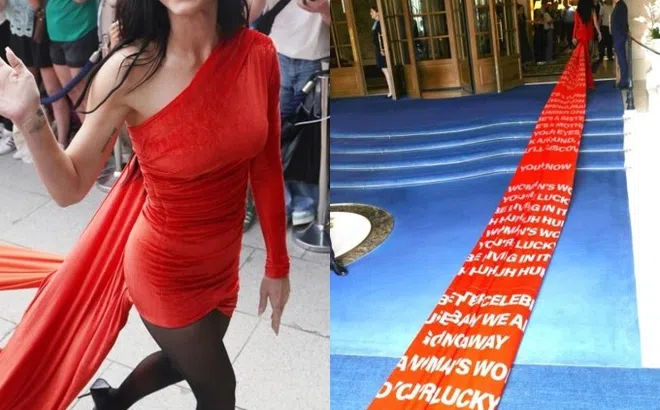 Katy Perry mặc váy dài 183 m