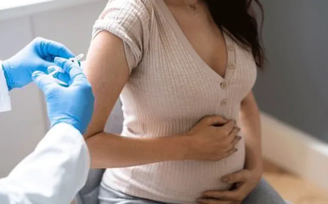 Ba loại vaccine phụ nữ mang thai nên tiêm