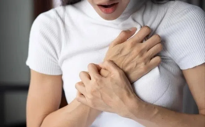 Phát hiện mắc 2 bệnh ung thư từ dấu hiệu lạ khi nuốt