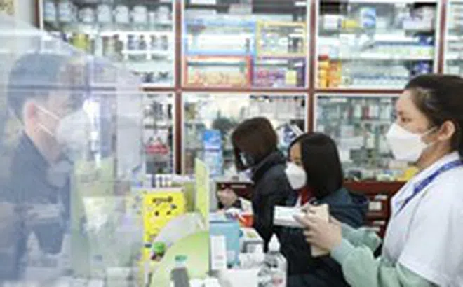 Thiếu thuốc, thiết bị y tế 'cục bộ': Đấu thầu vẫn khó khăn