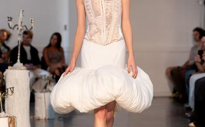 Mốt váy đám mây trỗi dậy