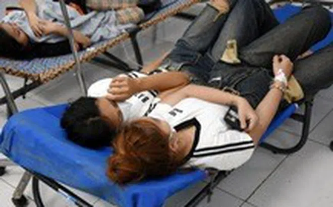 Đề nghị tạm đình chỉ cơ sở bán suất ăn cho công nhân bị ngộ độc