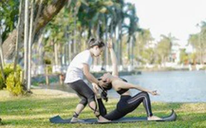 Coi chừng chấn thương do tạo các tư thế yoga quá sức