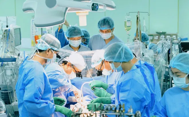 Hành trình nghẹt thở đưa trái tim về TP.HCM để tiếp nối nhịp đập