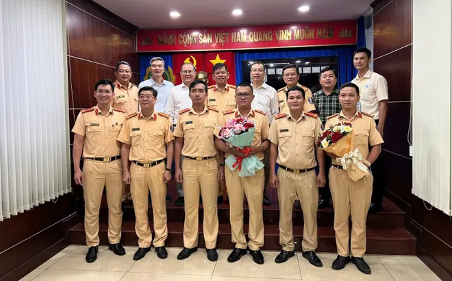 Bệnh viện gửi thư cảm ơn cảnh sát giao thông sau ca vận chuyển trái tim xuyên Việt