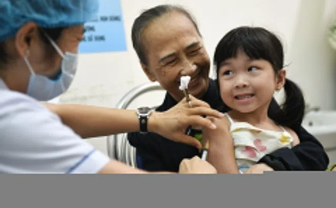 Ngày đầu chiến dịch tiêm vaccine sởi xuyên nghỉ lễ của TP.HCM