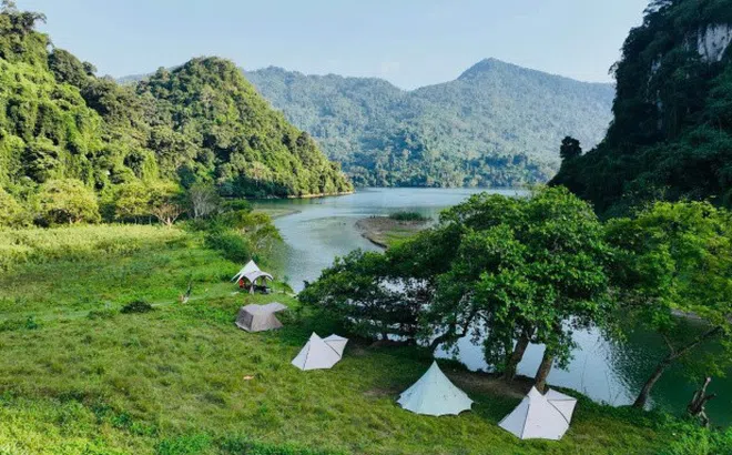 Ba ngày cắm trại, tránh nóng ở hồ Ba Bể dịp 2/9