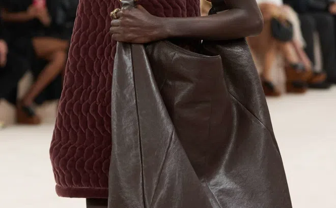 10 mốt túi hot Thu Đông 2024