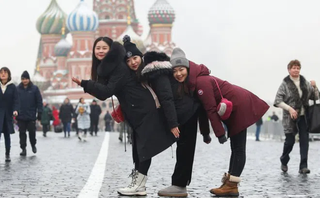Tour Nga vẫn mờ mịt