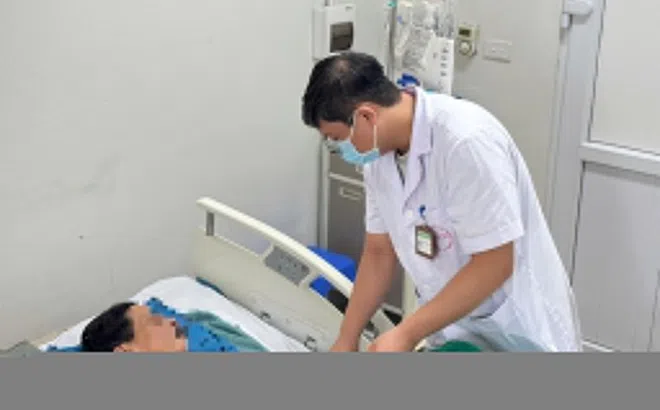 Gia đình 5 người nhập viện vì vi khuẩn lan theo nước lũ