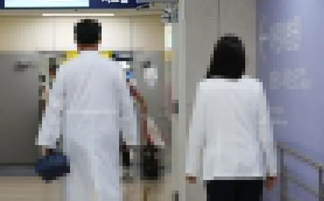 Bác sĩ Hàn Quốc đổ xô sang Việt Nam tìm việc