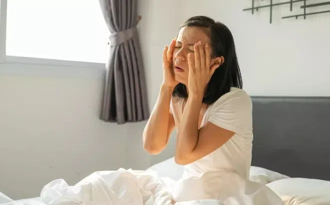 Làm gì khi thấy choáng váng vì tụt huyết áp?