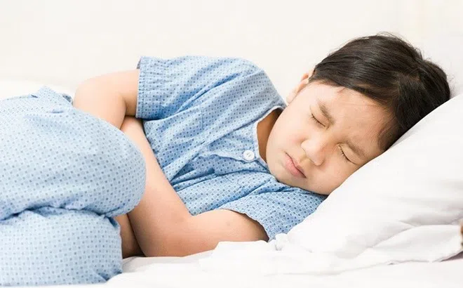 Trẻ bị tiêu chảy có nên uống sữa?