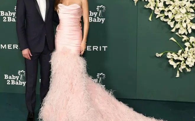 Cách chọn đồ giúp Miranda Kerr cuốn hút bên chồng tỷ phú