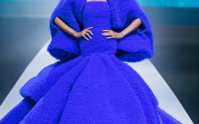 Thanh Hằng đắt show ở Tuần thời trang Quốc tế Việt Nam