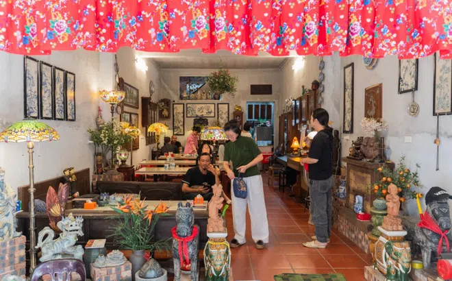 Quán bún riêu 'quý tộc' ở Hà Nội