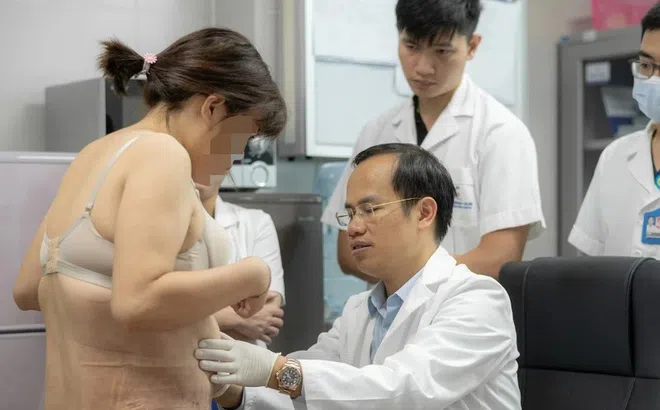 Bụng biến dạng sau khi chi 110 triệu đồng để hút mỡ, tạo hình