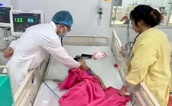 Tai nạn bất ngờ khiến bé gái phải cấp cứu sau khi nhổ răng