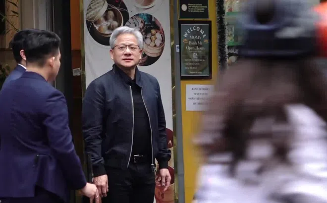 Gu mặc đồ cũ của CEO Nvidia Jensen Huang