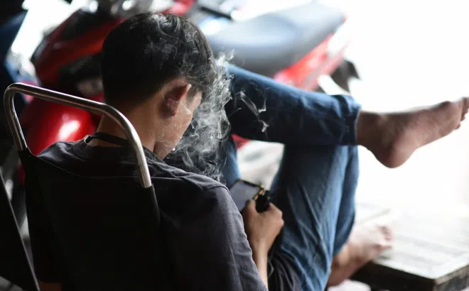 Tại sao 58% những người hút thuốc lá điện tử là người trẻ mới tập hút thuốc?