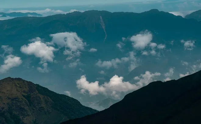 Trekking 'nóc nhà' Mù Cang Chải mùa đông