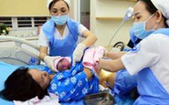 Bệnh viện Hùng Vương TP.HCM: Y, bác sĩ rời đi nhiều hơn thời dịch COVID-19 vì thu nhập thấp