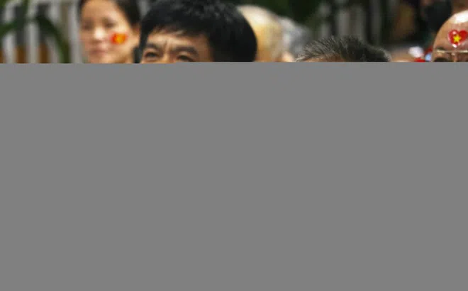 Cảnh khác lạ ở Chợ Rẫy trong đêm Việt Nam vô địch ASEAN Cup