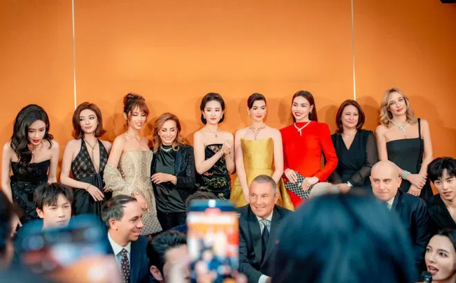 Hồ Ngọc Hà khoe sắc bên Lưu Diệc Phi, Anne Hathaway