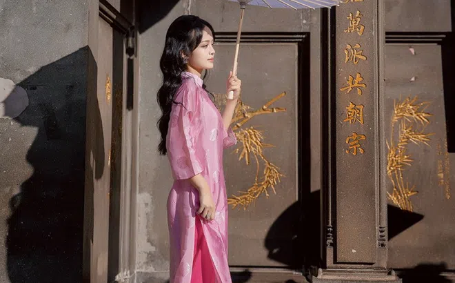 Thanh Trúc vãng cảnh chùa trăm tuổi