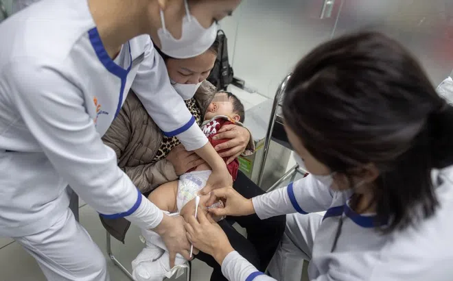 Cảnh khác lạ ở trung tâm tiêm chủng vaccine trong mùa cúm