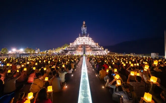 2.000 người sẽ dự lễ thắp nến tại Vesak 2025 trên núi Bà Đen