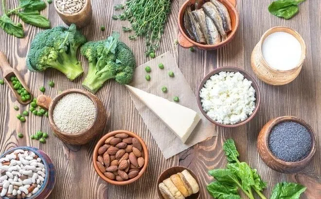 Cơ thể cần bao nhiêu canxi để xương chắc khỏe?