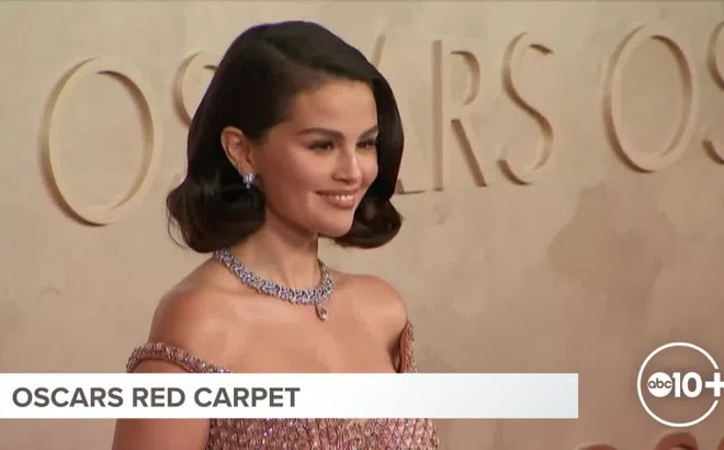 Bộ đầm đính 16.000 hạt pha lê của tỷ phú Selena Gomez
