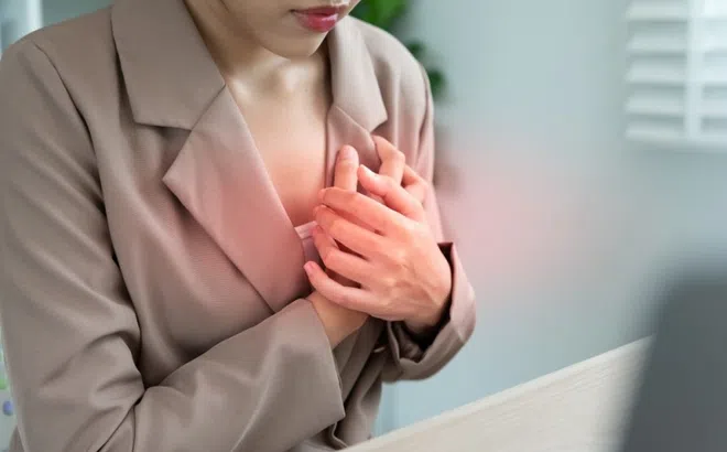 Đang khỏe mạnh, cô gái sốc khi bác sĩ báo kết quả khám tổng quát