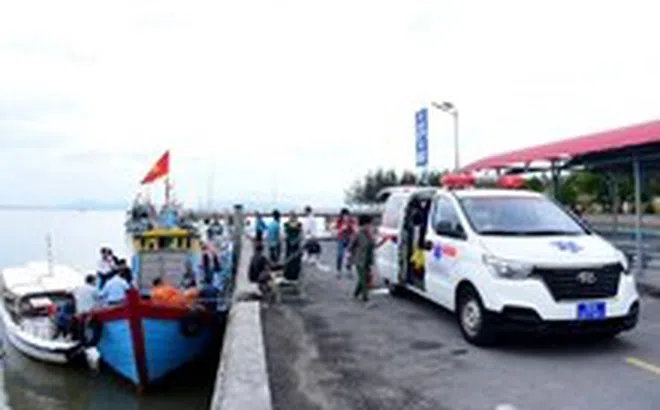 Tăng thêm phương tiện cấp cứu ngoại viện: Không để cấp cứu đường thủy bị lãng quên