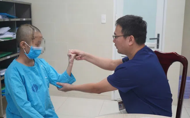 Nam sinh 13 tuổi đột quỵ khi đang tập văn nghệ ở trường