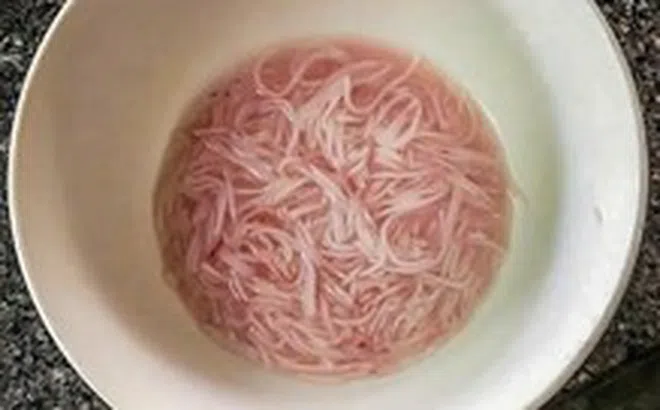 Bún tươi đổi màu đỏ ở Đà Nẵng có kết quả xét nghiệm…bình thường