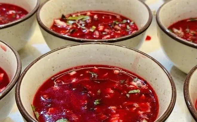 Bệnh viện Bạch Mai thông tin về chùm ca bệnh sau khi ăn tiết canh