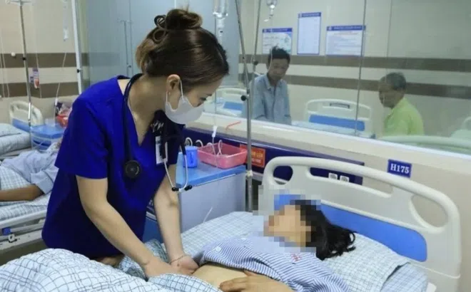 Hỗ trợ chữa cháy, 2 người phụ nữ hít phải khí độc