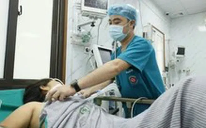 Miền Bắc nóng nhất từ đầu hè, có phải tăng 1 độ là tăng 10% nguy cơ đột quỵ?