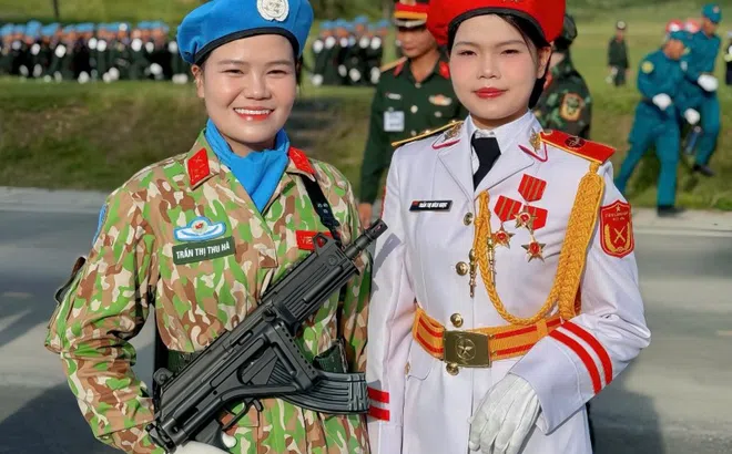 Hai chị em ruột cùng khoác áo lính, tham gia diễu binh A80