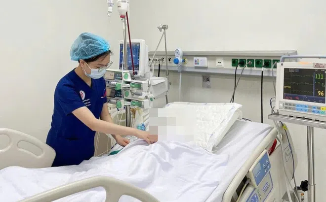 Từ vết thương nhỏ khi bẻ cành cây, một người phải thở máy