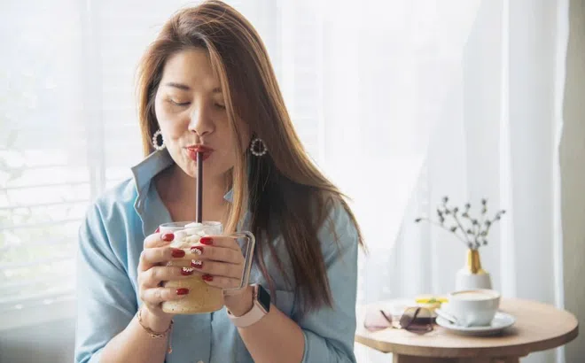 Điều gì xảy ra với cơ thể nếu uống trà sữa thường xuyên