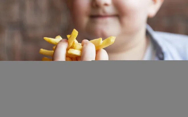 Trẻ béo phì sớm có nguy cơ ảnh hưởng đến chiều cao khi trưởng thành